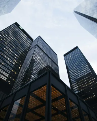 Fachada de un edificio de oficinas